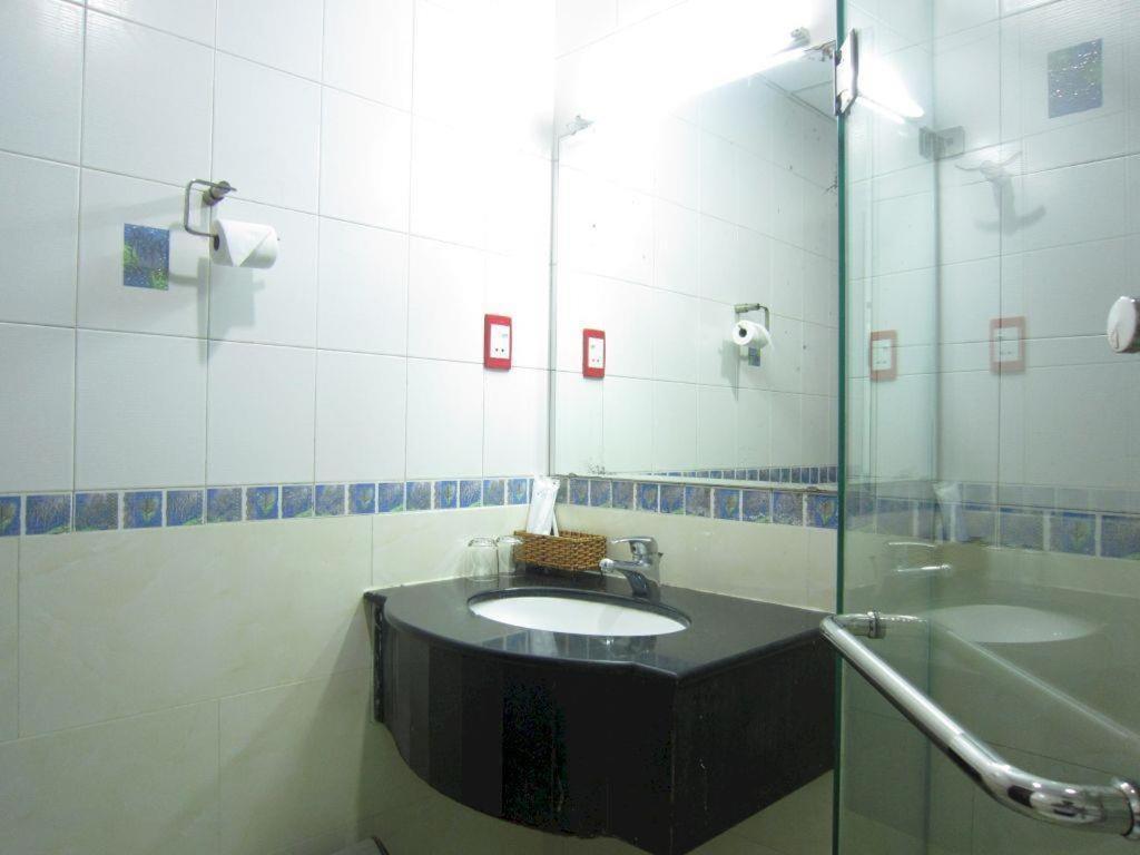 Thien Hoa Hotel Хошимин Экстерьер фото