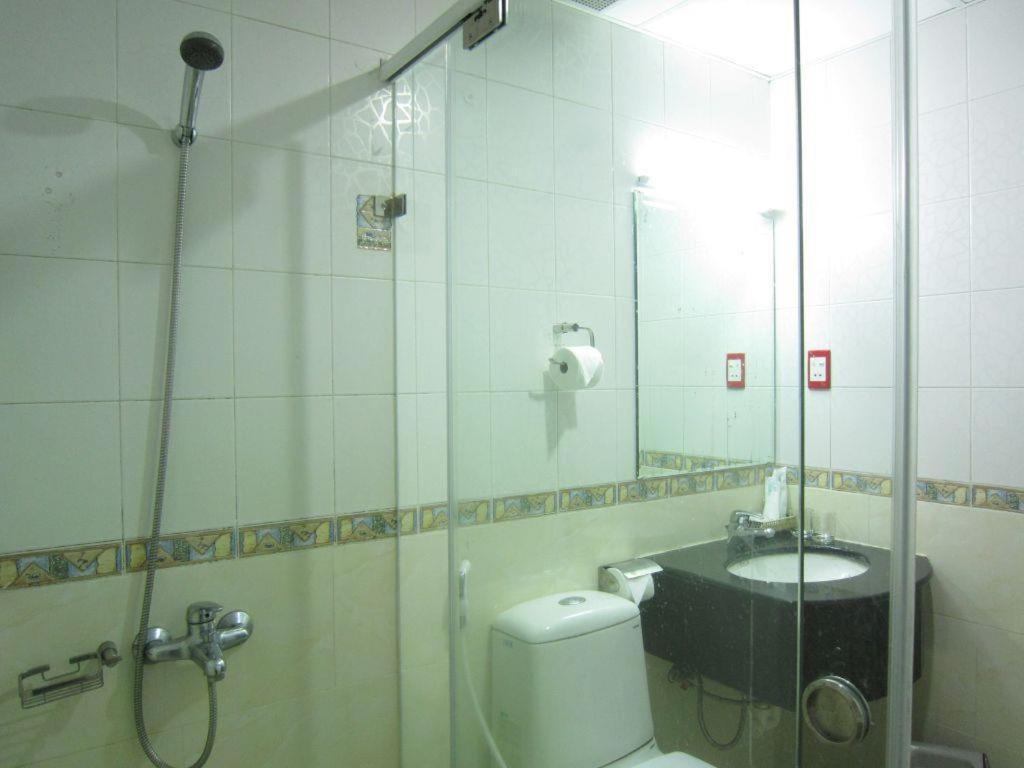 Thien Hoa Hotel Хошимин Экстерьер фото